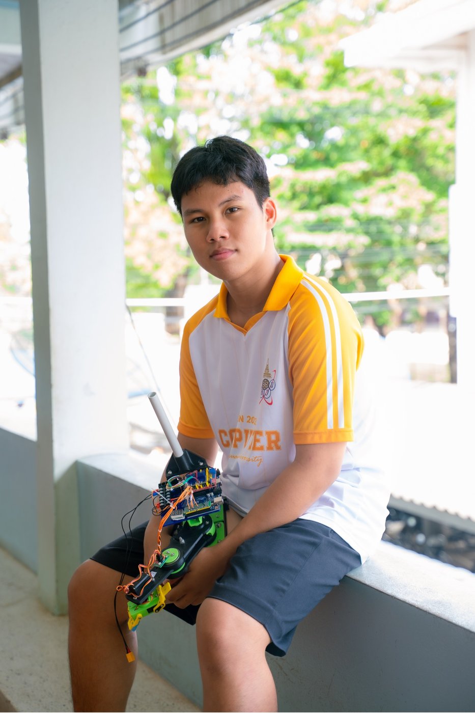 ทัศน์พล ฉลาดแพทย์ กับหุ่นยนต์แขนกล